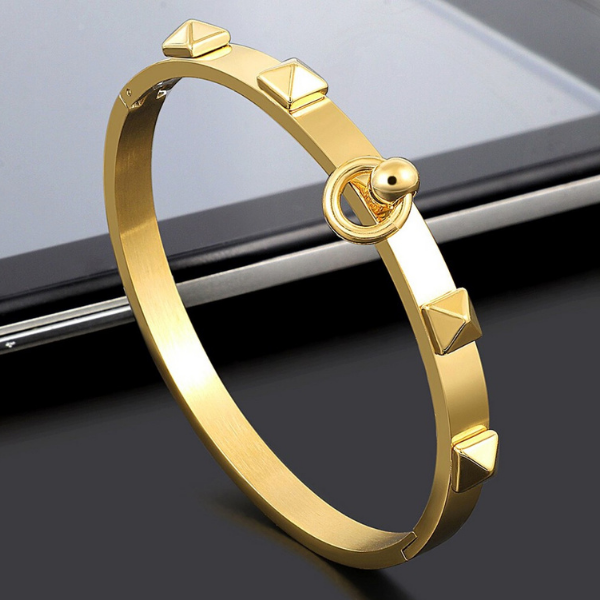 replica Jewelry of Bvlgari | Cartier | Dior | Gucci | LV | Van Cleef  bracelets necklaces earrings sale